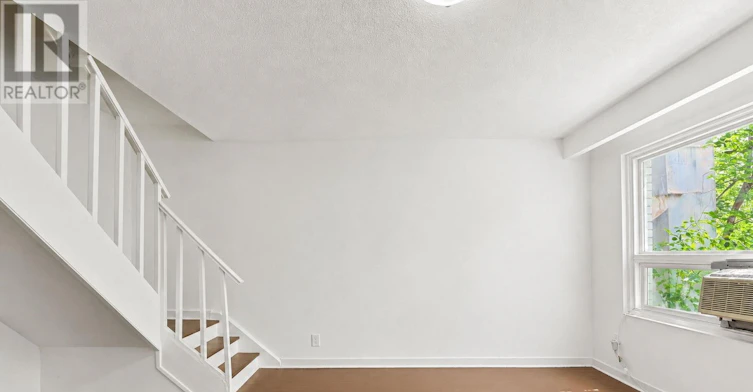 REAR-961A Eglinton Avenue, Toronto, ON, M6C 2C4 - 17