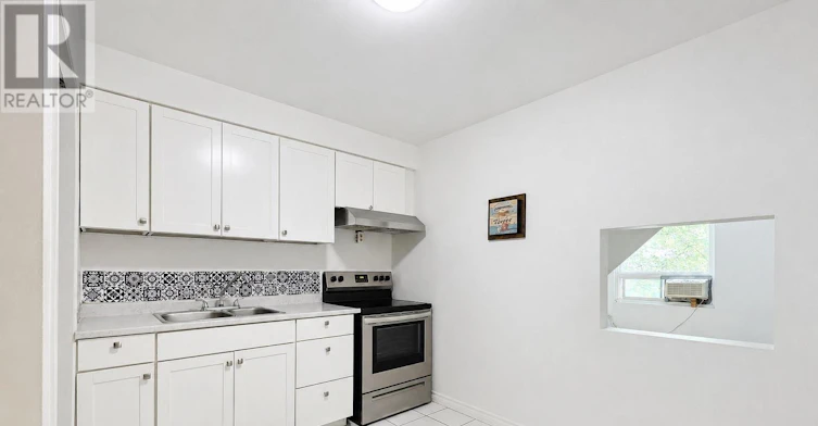 REAR-961A Eglinton Avenue, Toronto, ON, M6C 2C4 - 5