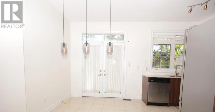 7 Slingsby Lane, Toronto, ON, M2N 0H7 - 8