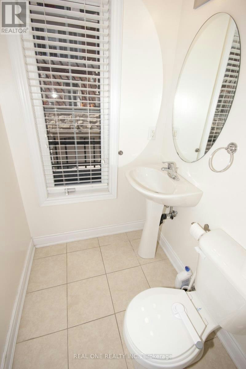 7 Slingsby Lane, Toronto, ON, M2N 0H7 - 11