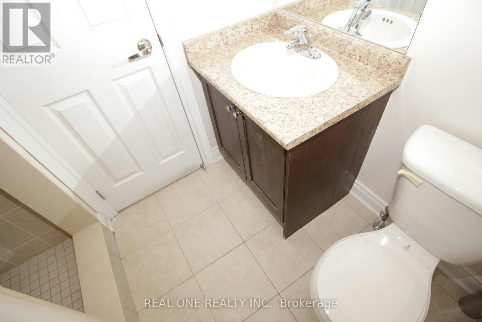 7 Slingsby Lane, Toronto, ON, M2N 0H7 - 17