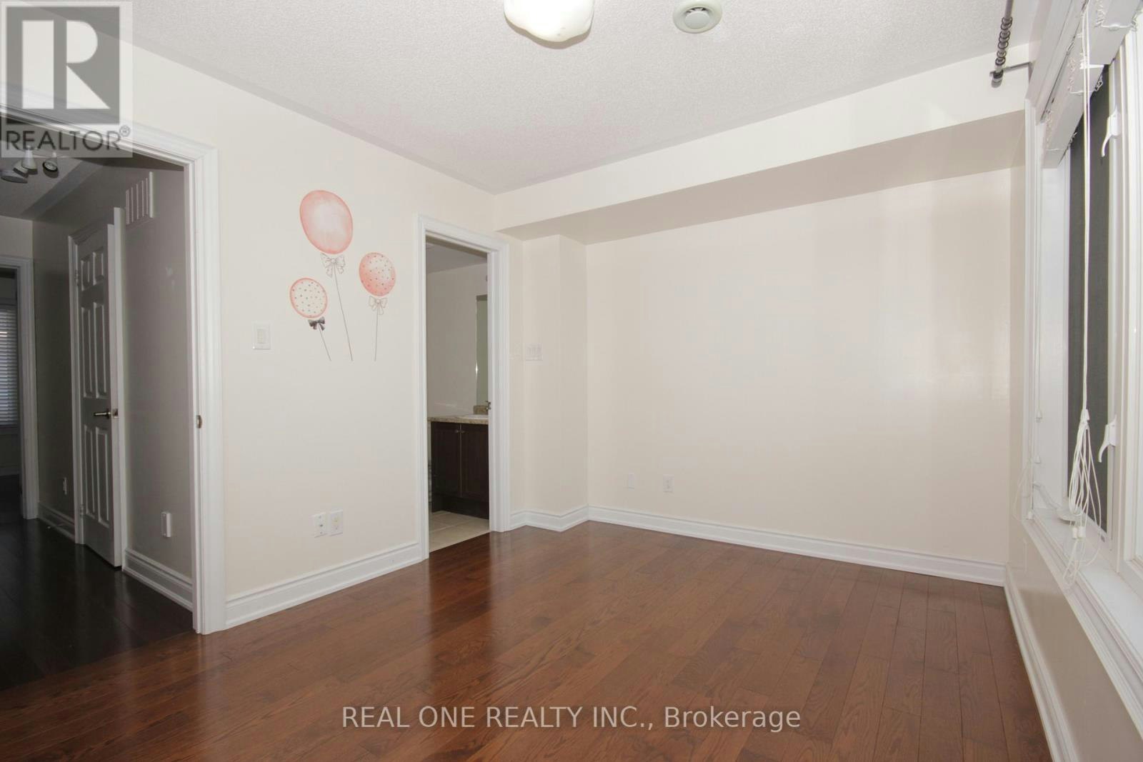 7 Slingsby Lane, Toronto, ON, M2N 0H7 - 13