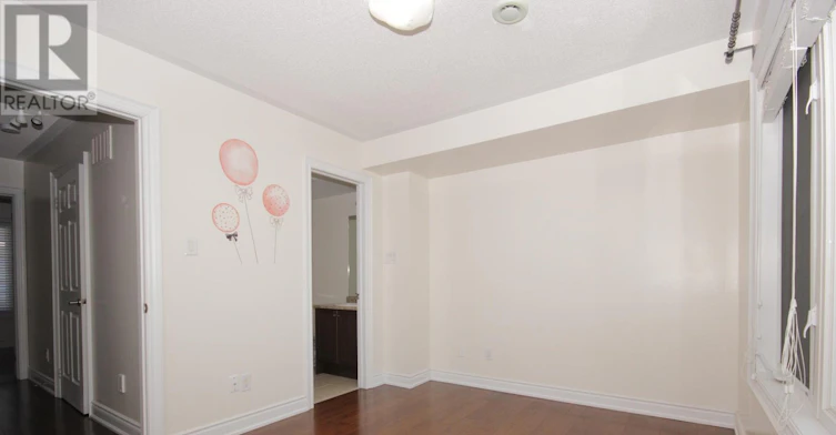 7 Slingsby Lane, Toronto, ON, M2N 0H7 - 13