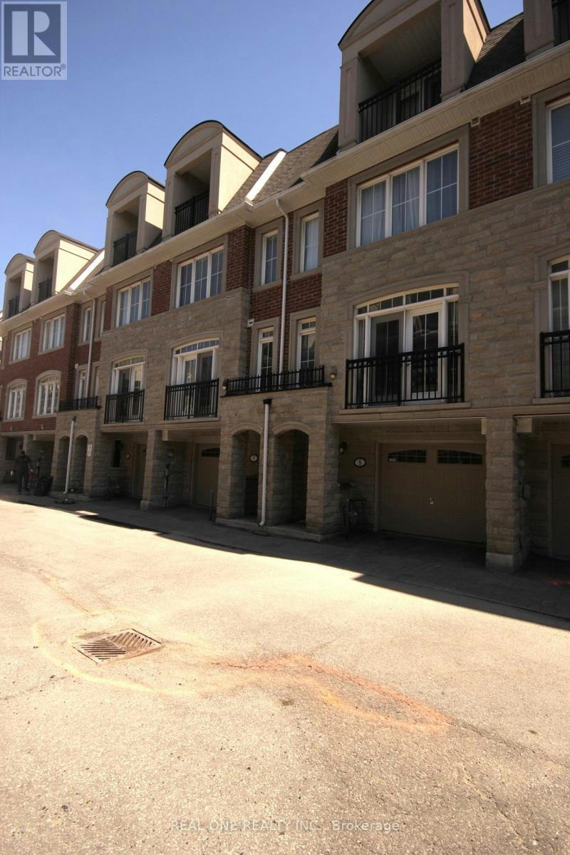 7 Slingsby Lane, Toronto, ON, M2N 0H7 - 3