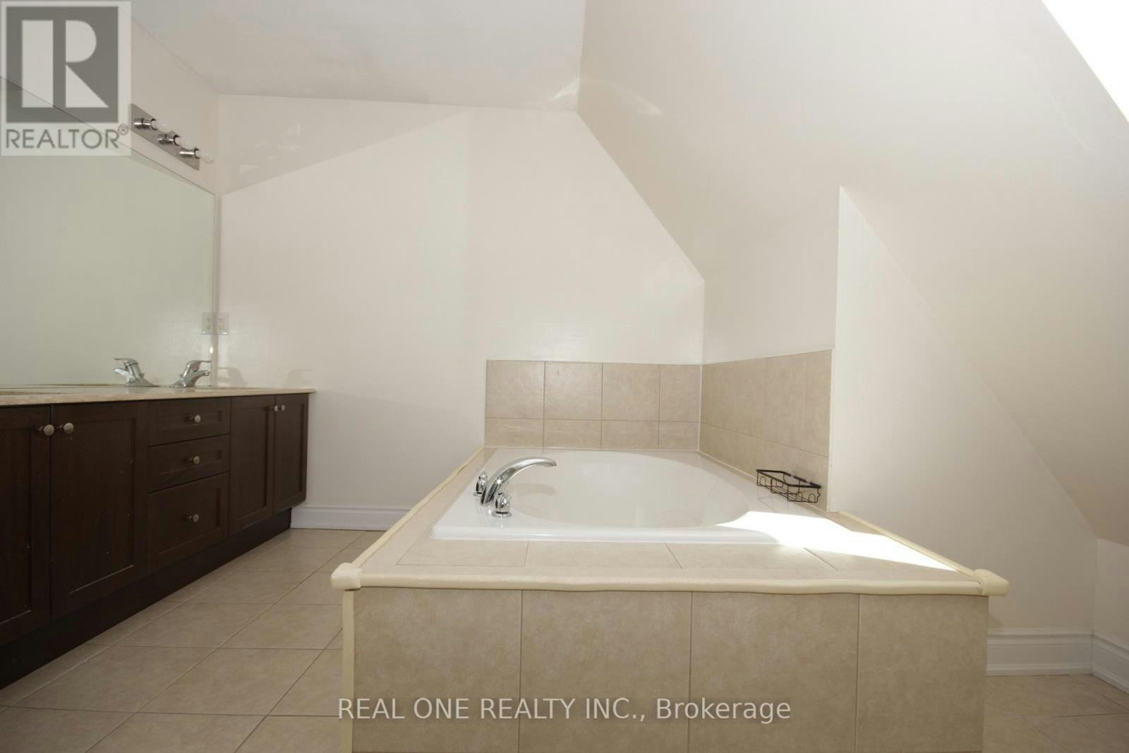 7 Slingsby Lane, Toronto, ON, M2N 0H7 - 22