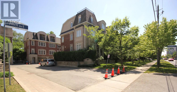 7 Slingsby Lane, Toronto, ON, M2N 0H7