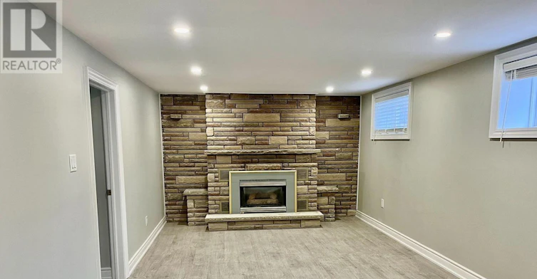 LOWER-52 Monkswood Crescent, Newmarket, ON, L3Y 2K1