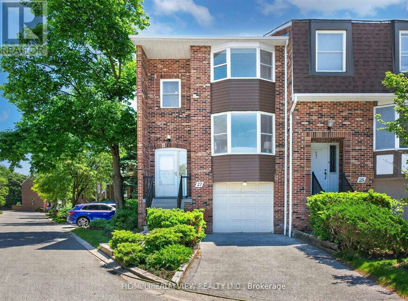 13-27 Hyde Park Court, Markham, ON, L3T 4X8