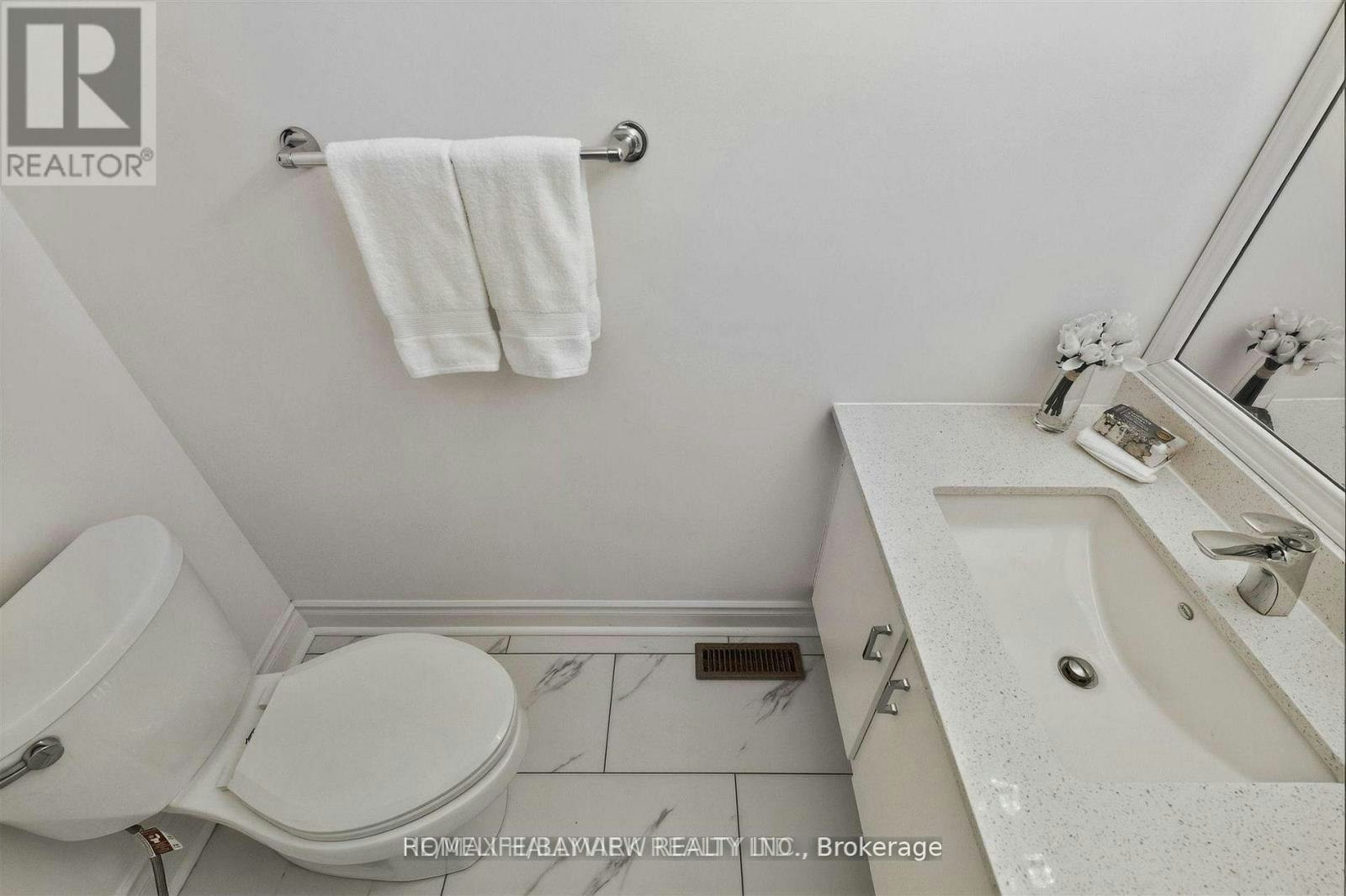 13-27 Hyde Park Court, Markham, ON, L3T 4X8 - 11