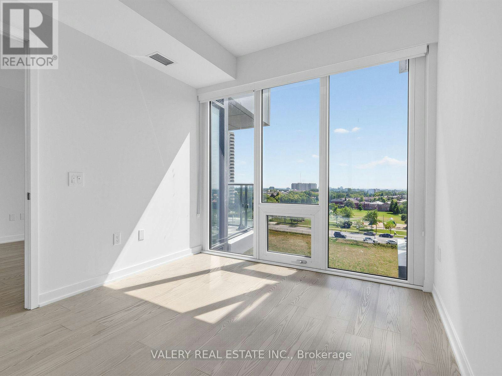 516-448 Burnhamthorpe Road W, Mississauga, ON, L5B 0R4 - 9