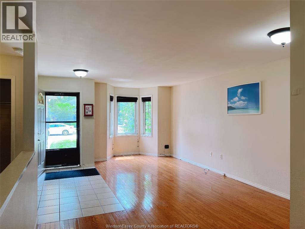 2620 Norfolk Street, Windsor, ON, N9E 4S4 - 3