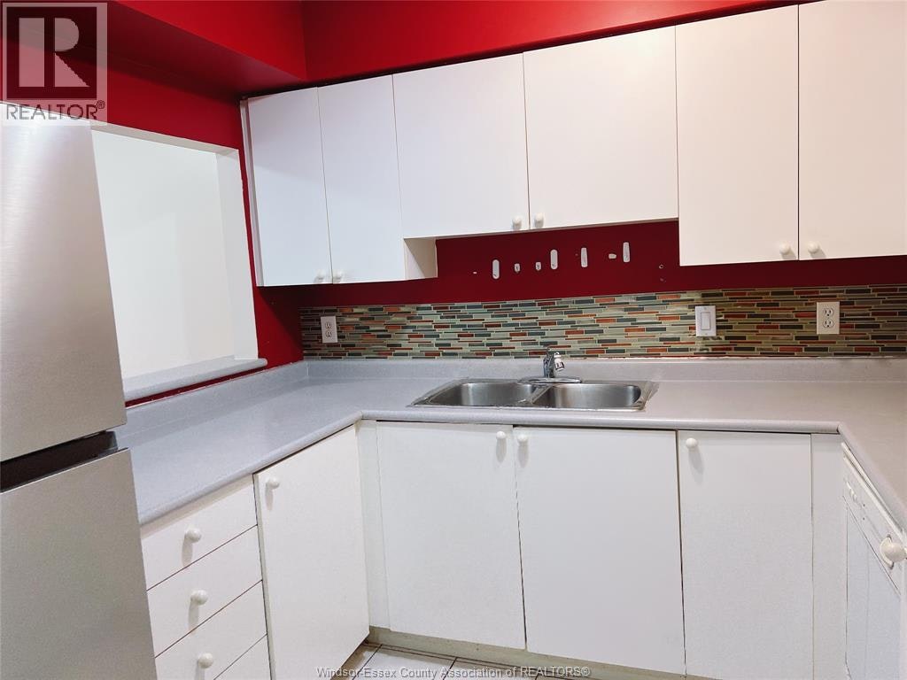 2620 Norfolk Street, Windsor, ON, N9E 4S4 - 4