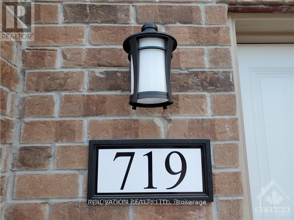 719 Rouncey Road, Ottawa, ON, K2S 1B6 - 2
