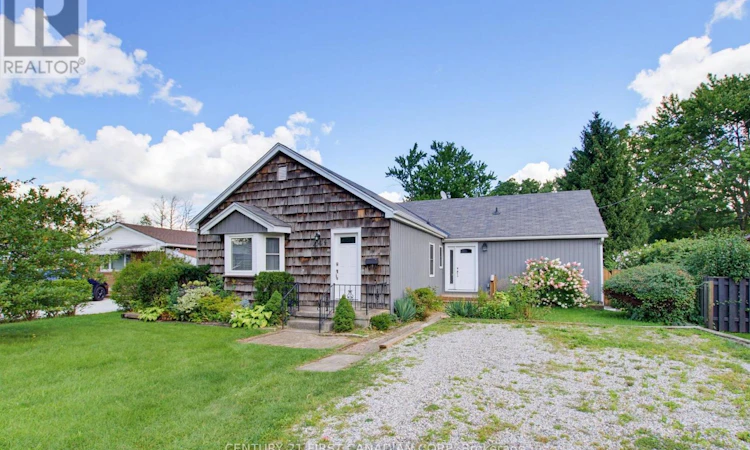 444 Forest Lawn Avenue