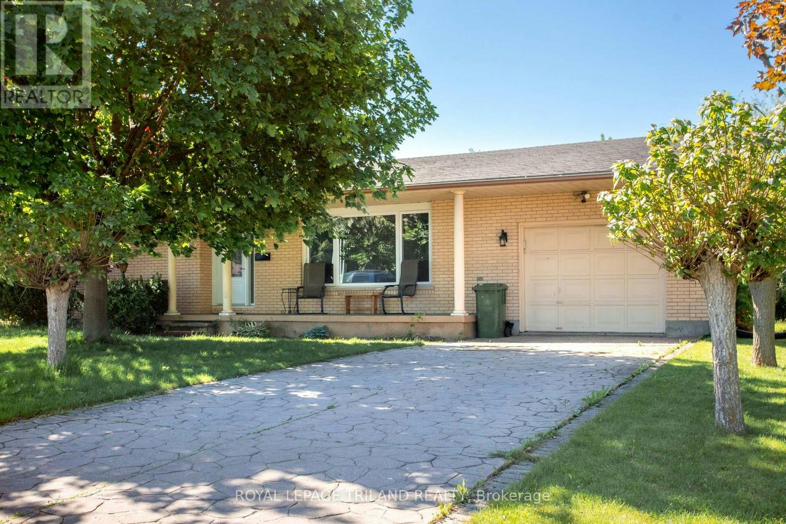 8 Croatia Court, St. Thomas, ON, N5R 5P6