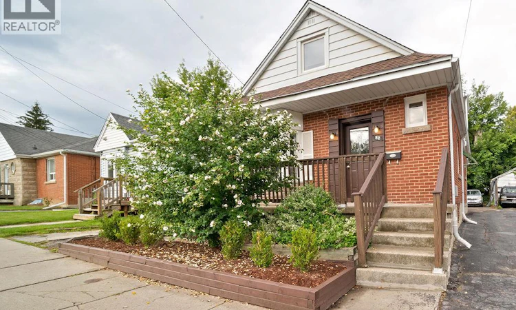 82 Whitney Avenue