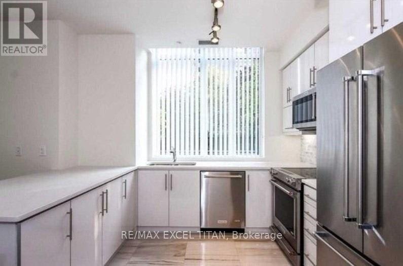 TH101-825 Church Street, Toronto, ON, M4W 3Z4 - 4
