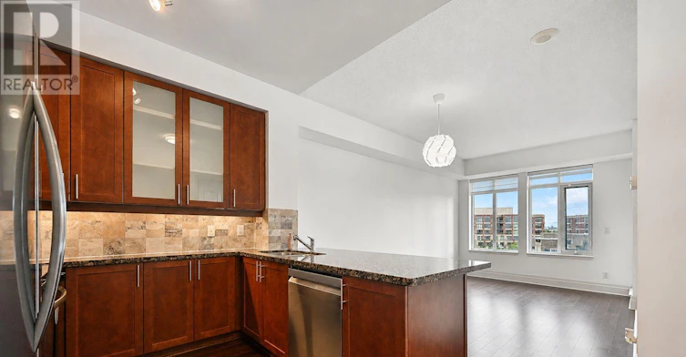 619-111 Upper Duke Crescent, Markham, ON, L6G 0C8