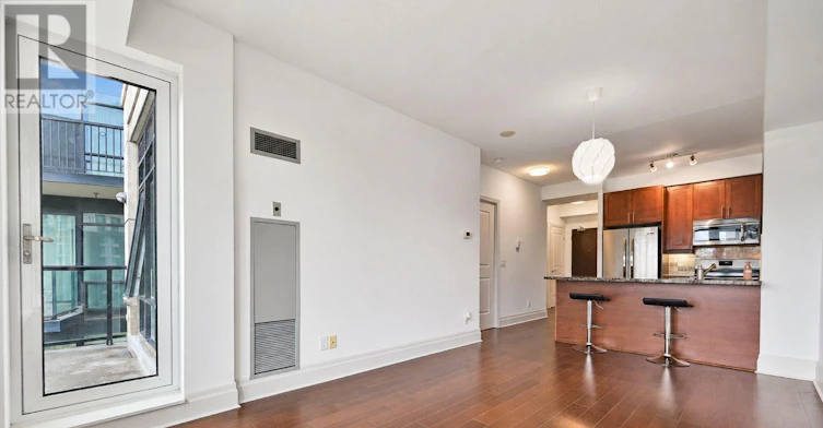 619-111 Upper Duke Crescent, Markham, ON, L6G 0C8 - 5