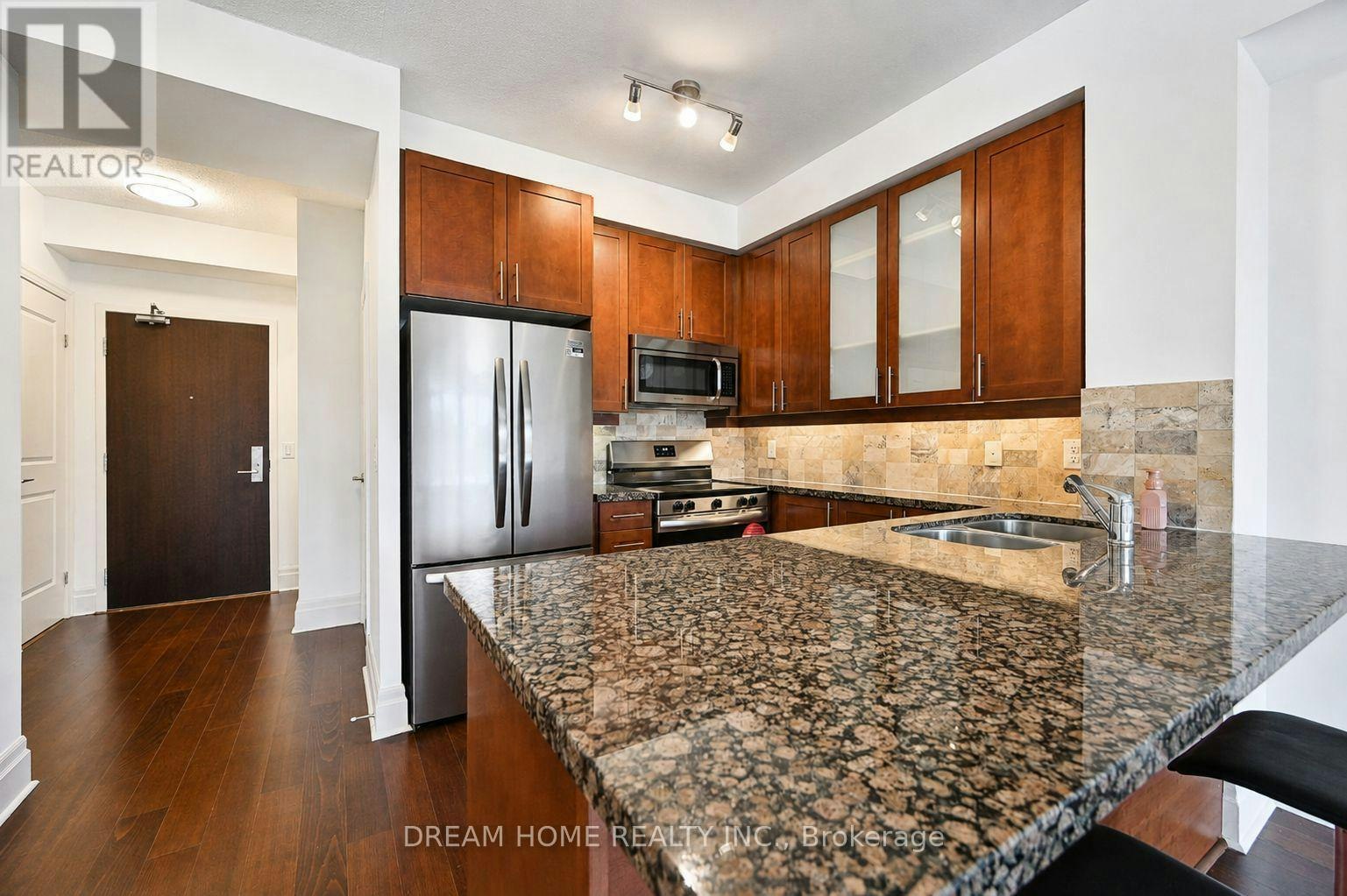 619-111 Upper Duke Crescent, Markham, ON, L6G 0C8 - 9