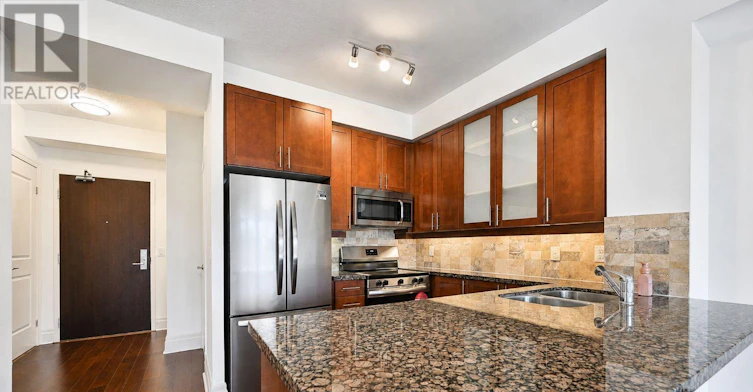 619-111 Upper Duke Crescent, Markham, ON, L6G 0C8 - 9