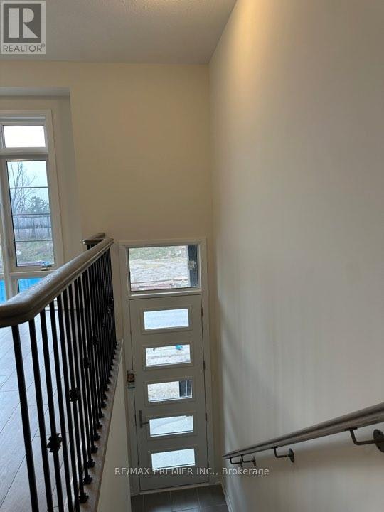 8 Cherry Hill Lane, Barrie, ON, L9J 0M7 - 2