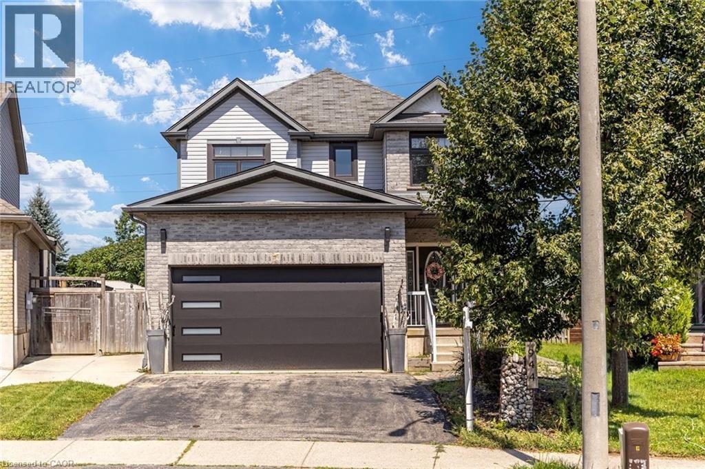 944 Parkvale Court, Kitchener, ON, N2R 1Y6