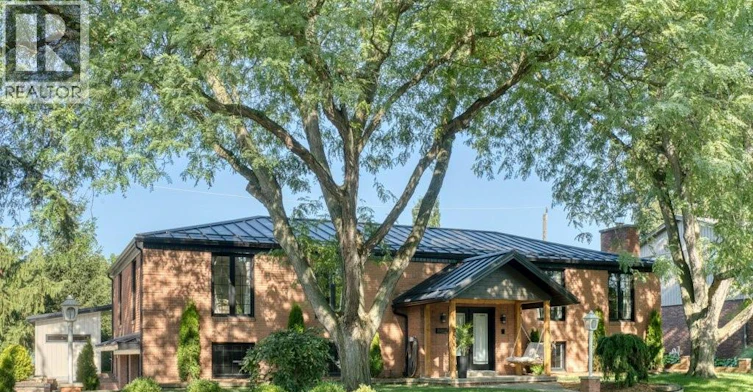 3600 Huntington Avenue, Windsor, ON, N9E 2N3