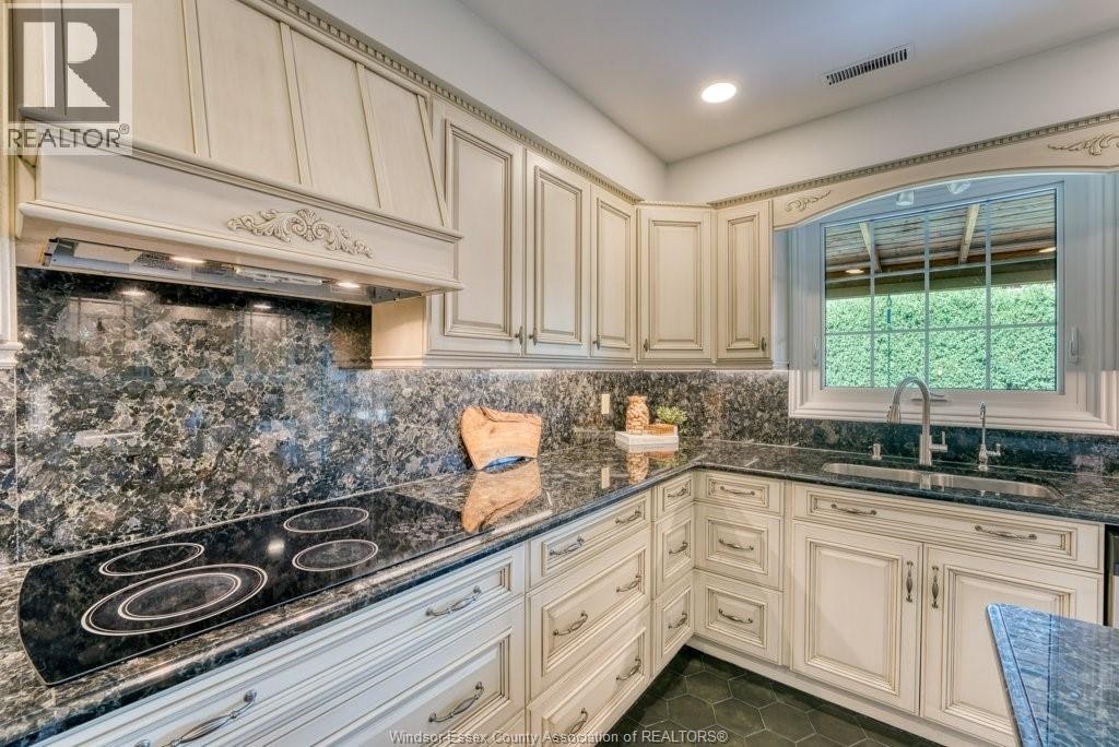 3600 Huntington Avenue, Windsor, ON, N9E 2N3 - 12