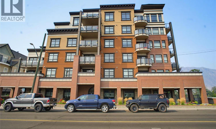 205-568 Lorne Street
