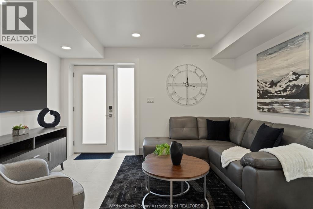 12-171 Robson Road, Leamington, ON, N8H 5R1 - 2
