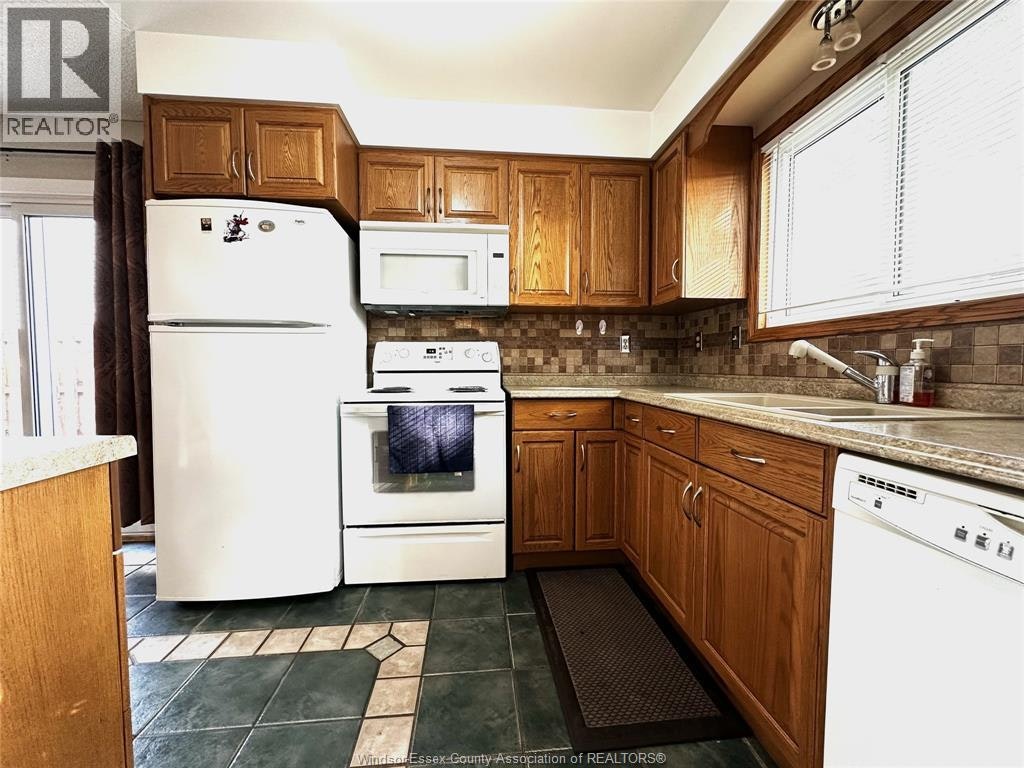3217 Aurora, Windsor, ON, N8R 1Y9 - 4