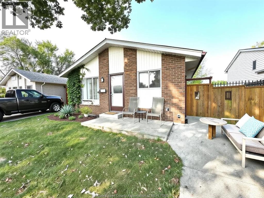 3217 Aurora, Windsor, ON, N8R 1Y9