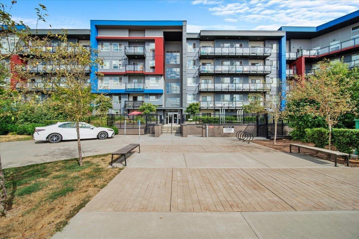 420-5486 199a Street, Langley, BC, V3A 0N6