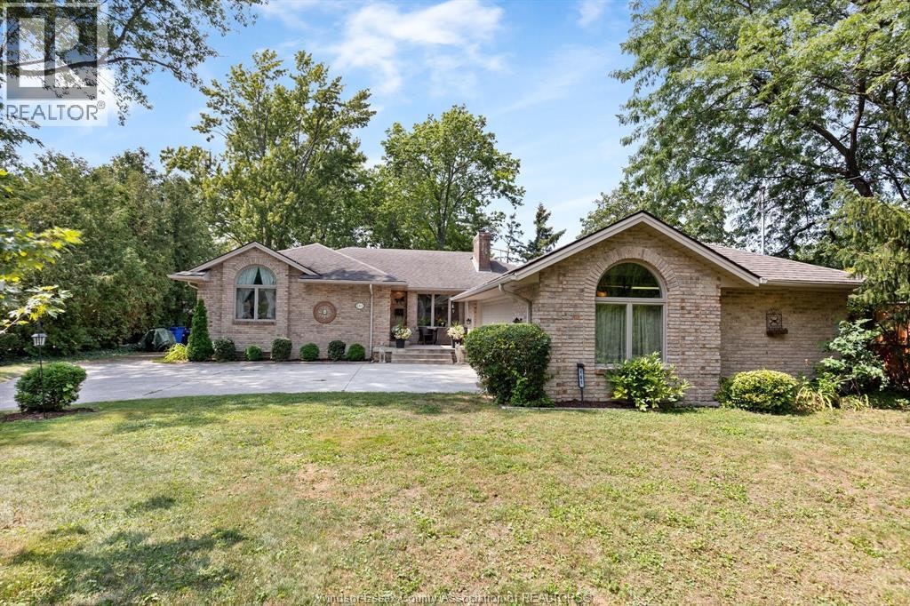 161 Lacasse Boulevard, Tecumseh, ON, N8N 2B4