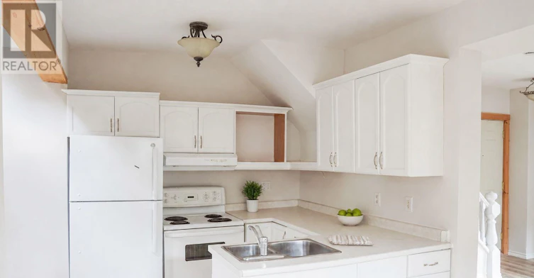 387 Glendale Avenue, St. Catharines, ON, L2T 1C3 - 9