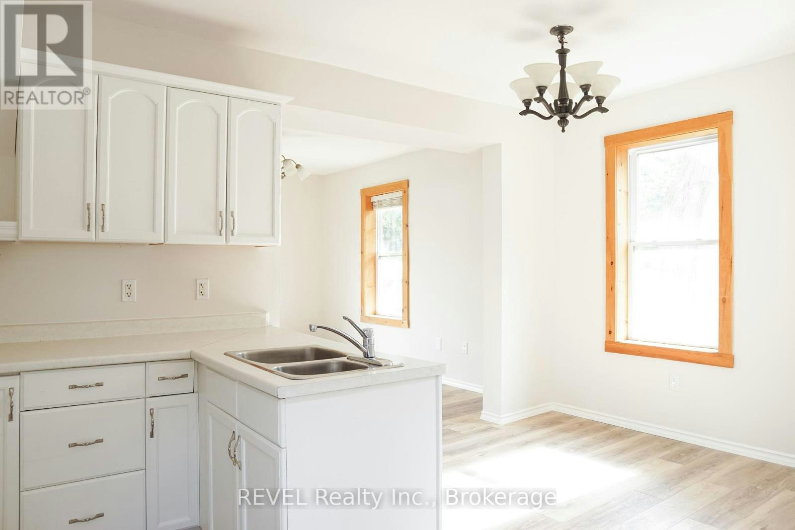 387 Glendale Avenue, St. Catharines, ON, L2T 1C3