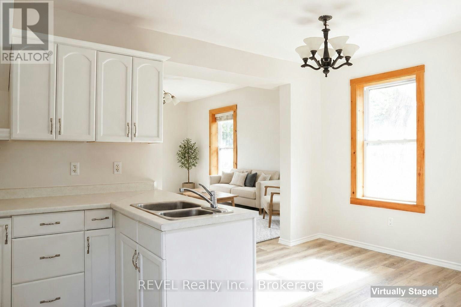 387 Glendale Avenue, St. Catharines, ON, L2T 1C3 - 7