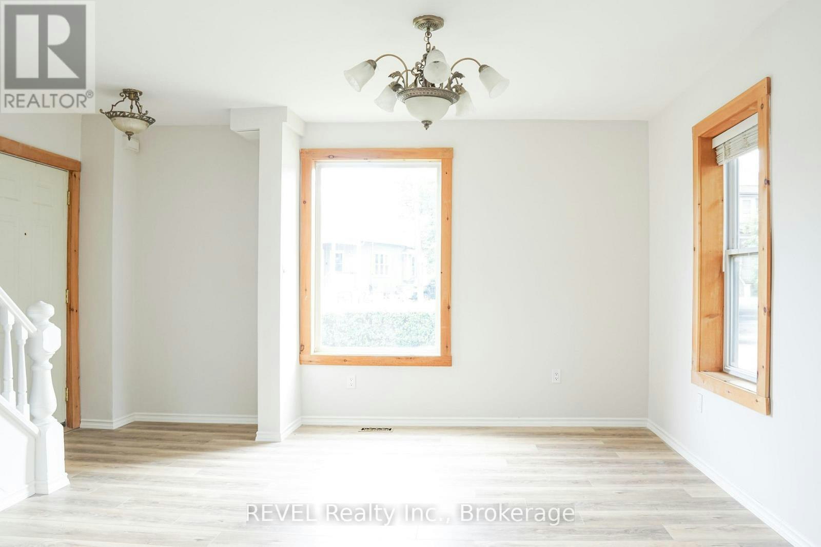 387 Glendale Avenue, St. Catharines, ON, L2T 1C3 - 3