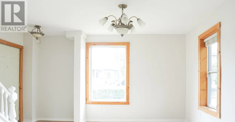 387 Glendale Avenue, St. Catharines, ON, L2T 1C3 - 3