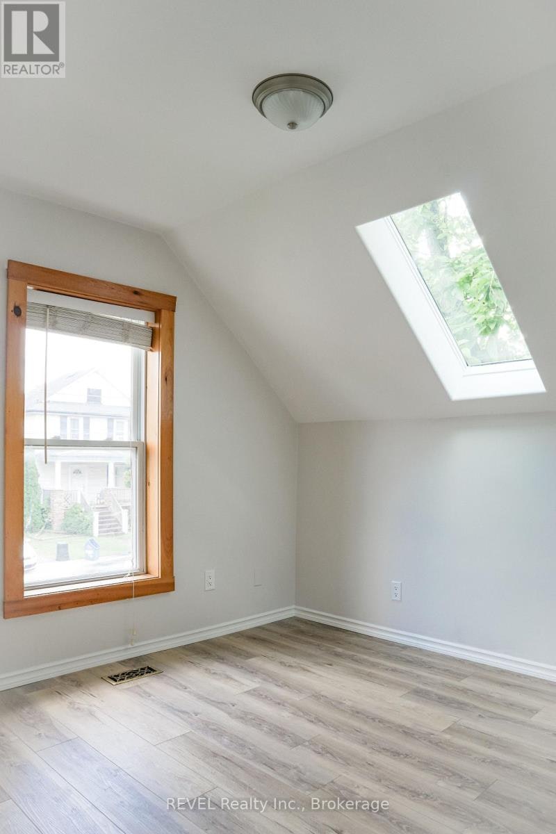 387 Glendale Avenue, St. Catharines, ON, L2T 1C3 - 21