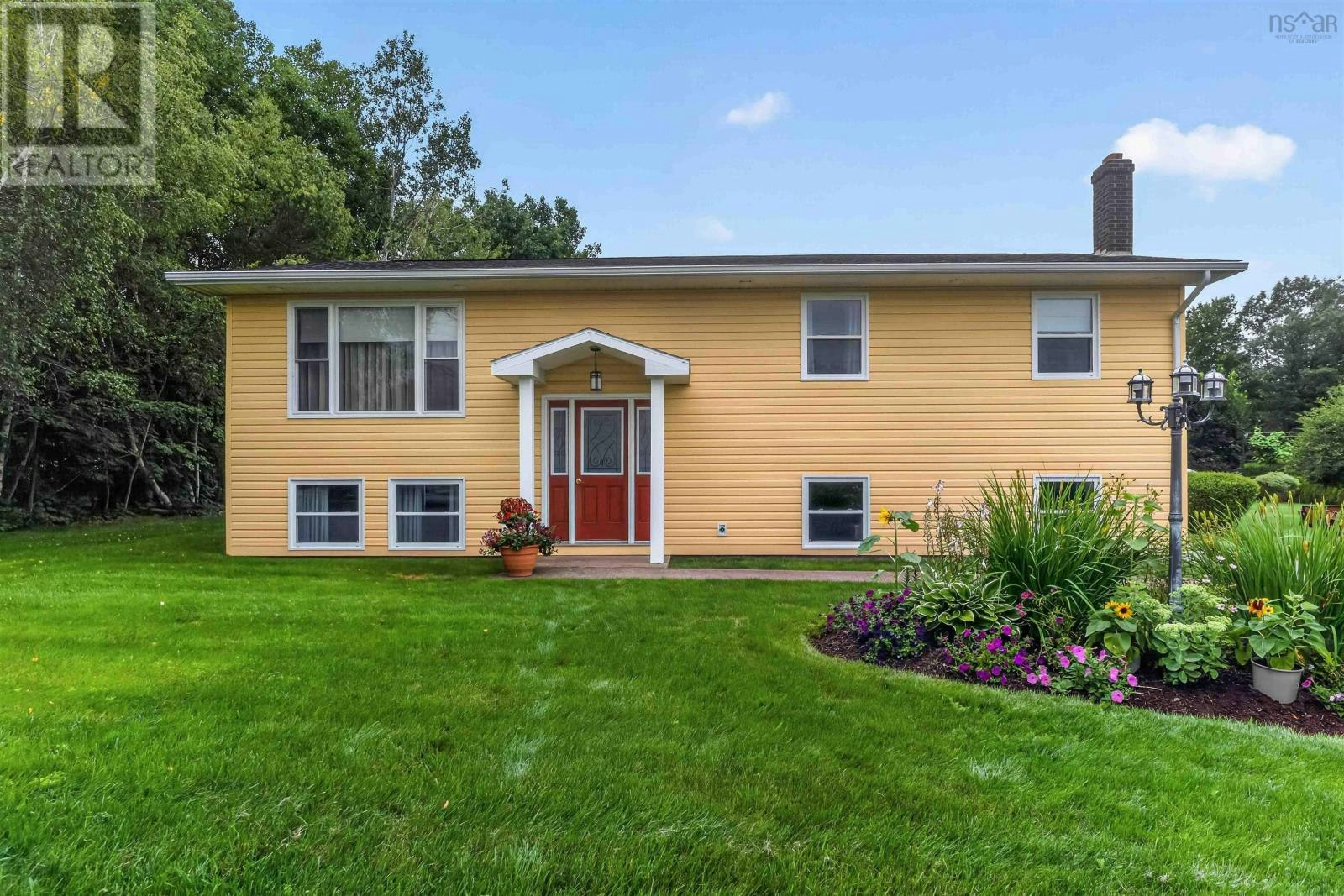 1008 Country Club Boulevard, New Minas, NS, B4N 4W8