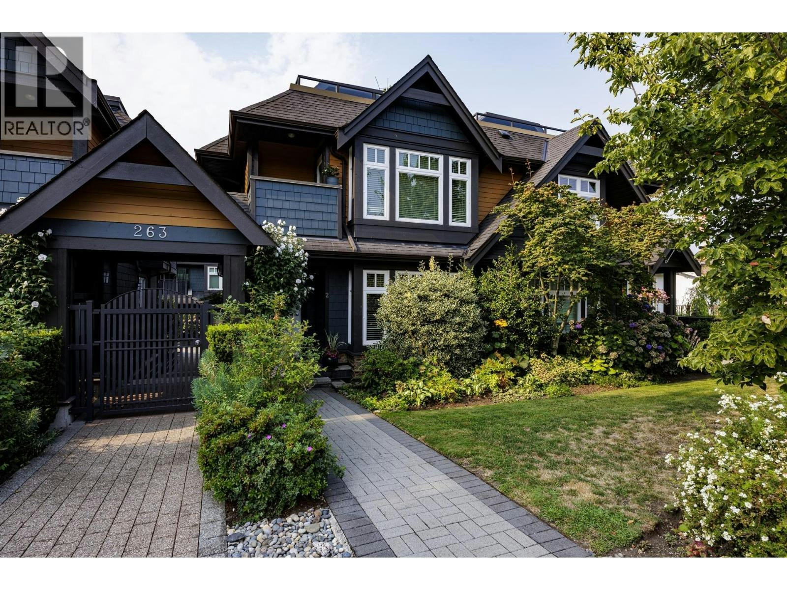 2-263 E 5th Street, North Vancouver, BC, V7L 1L8