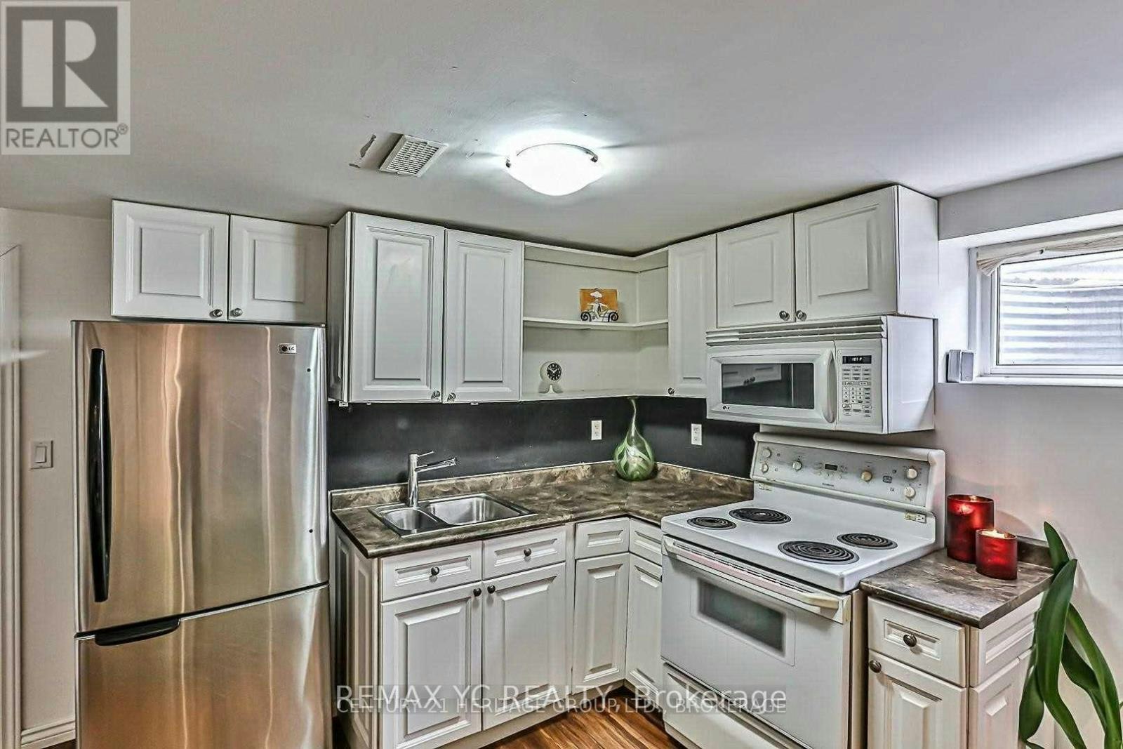 BSMT-12 Monarchwood Crescent, Toronto, ON, M3A 1H4 - 14