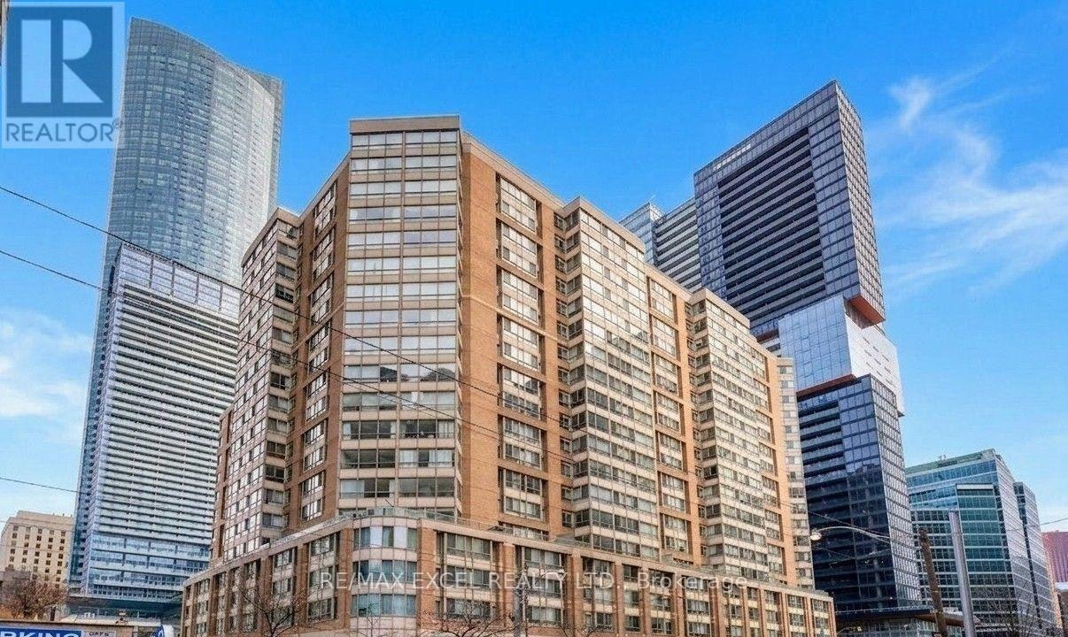 714-711 Bay Street, Toronto, ON, M5G 2J8
