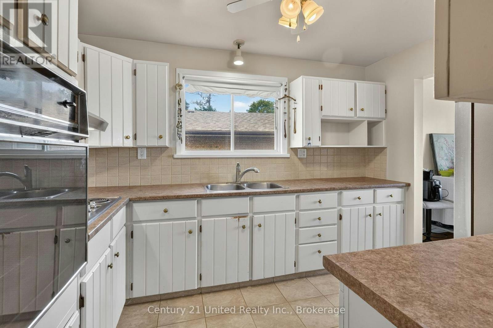 1696 Applewood Crescent, Peterborough, ON, K9K 1N4 - 8