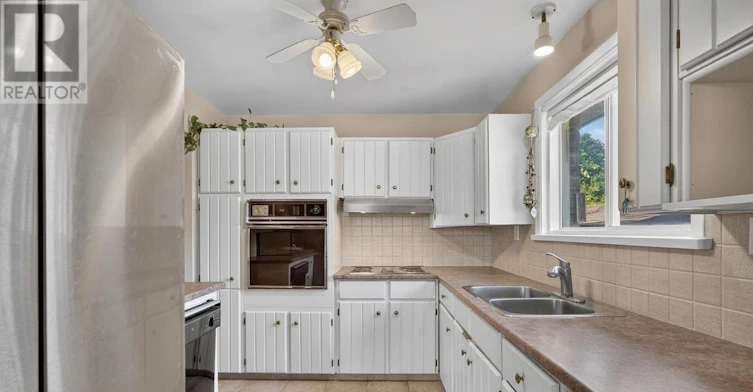 1696 Applewood Crescent, Peterborough, ON, K9K 1N4 - 9