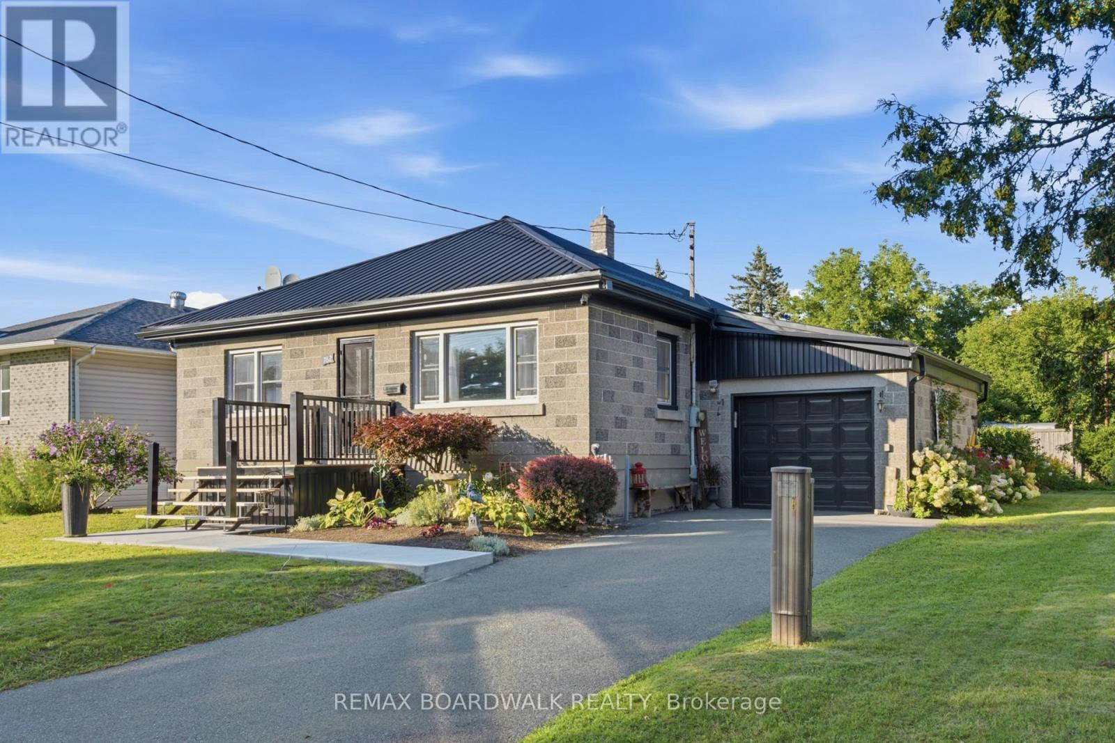 762 St Lawrence Street, Prescott, ON, K0E 1T0
