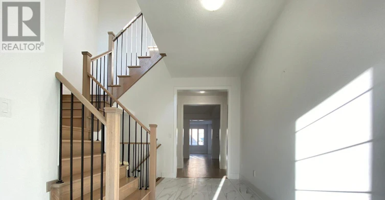 29 Marlene Johnston Drive, East Gwillimbury, ON, L9N 0W7 - 2