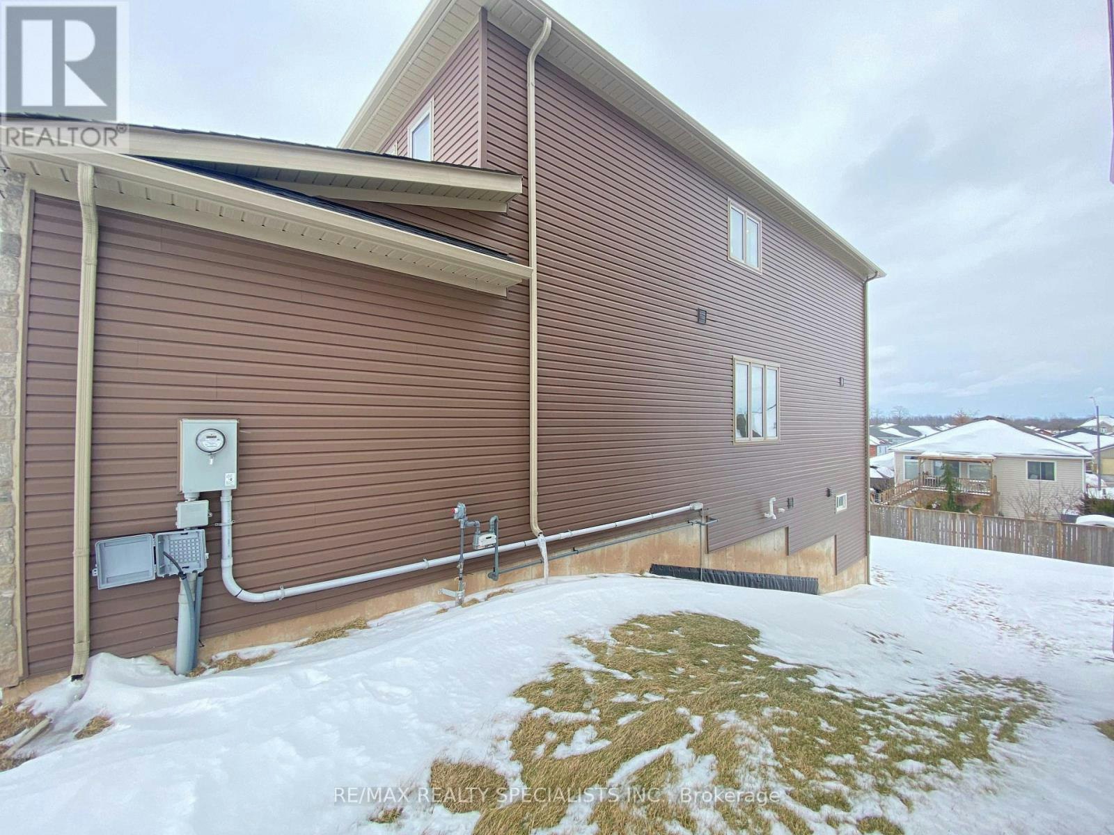 17 Oriole Crescent, Port Colborne, ON, L3K 6E2 - 38
